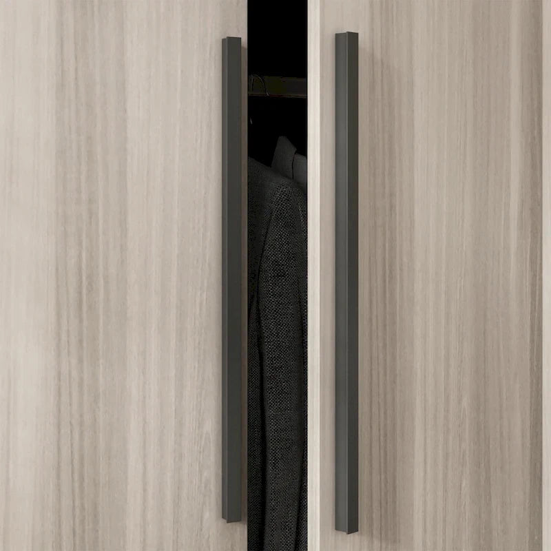 Armoire moderne autoportante en bois massif avec étagères de rangement
