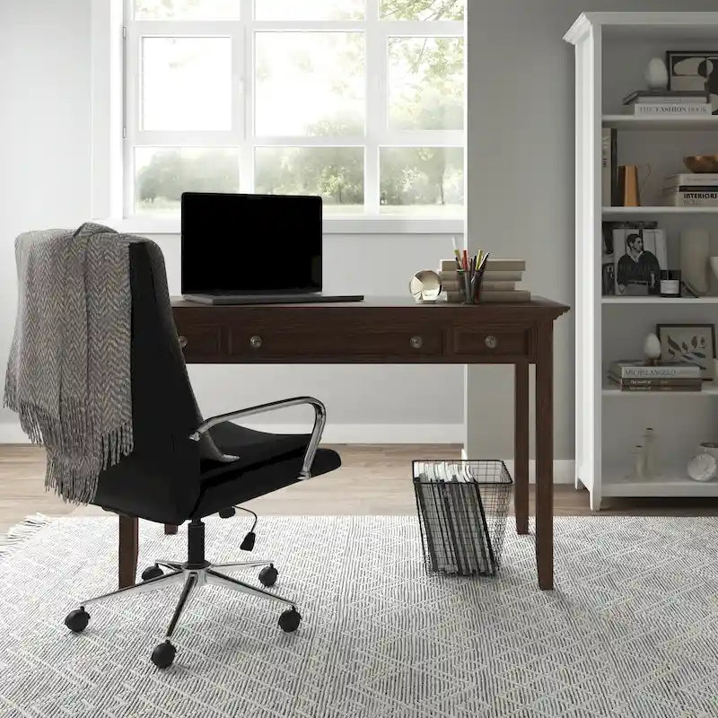 Bureau de style transitionnel en bois massif Halifax, 54 pouces de large