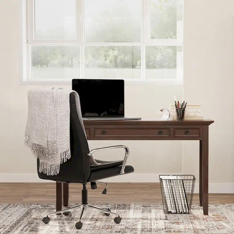 Bureau de style transitionnel en bois massif Halifax, 54 pouces de large